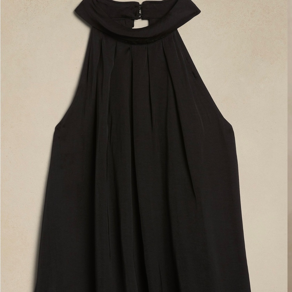 NWT Black fully lined Banana Republic top. 100% polyester - Picture 3 of 3